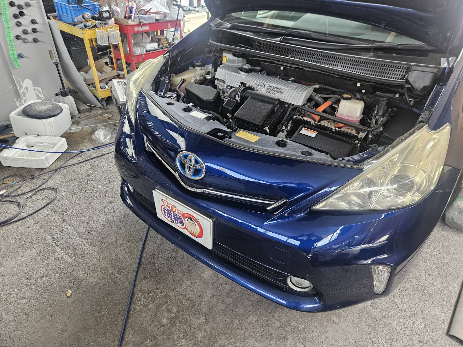 プリウスαのバンパー色あせ、諦めていませんか？【名古屋 自社ローン