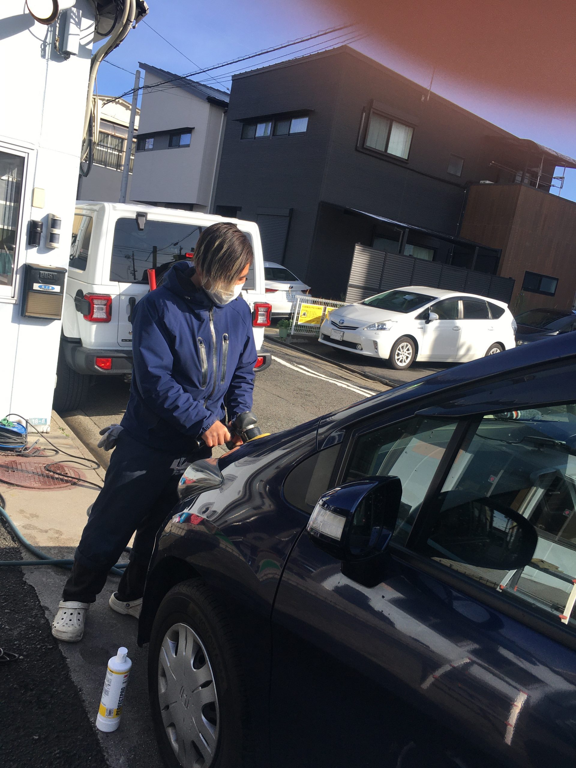 外装を磨きこんでます