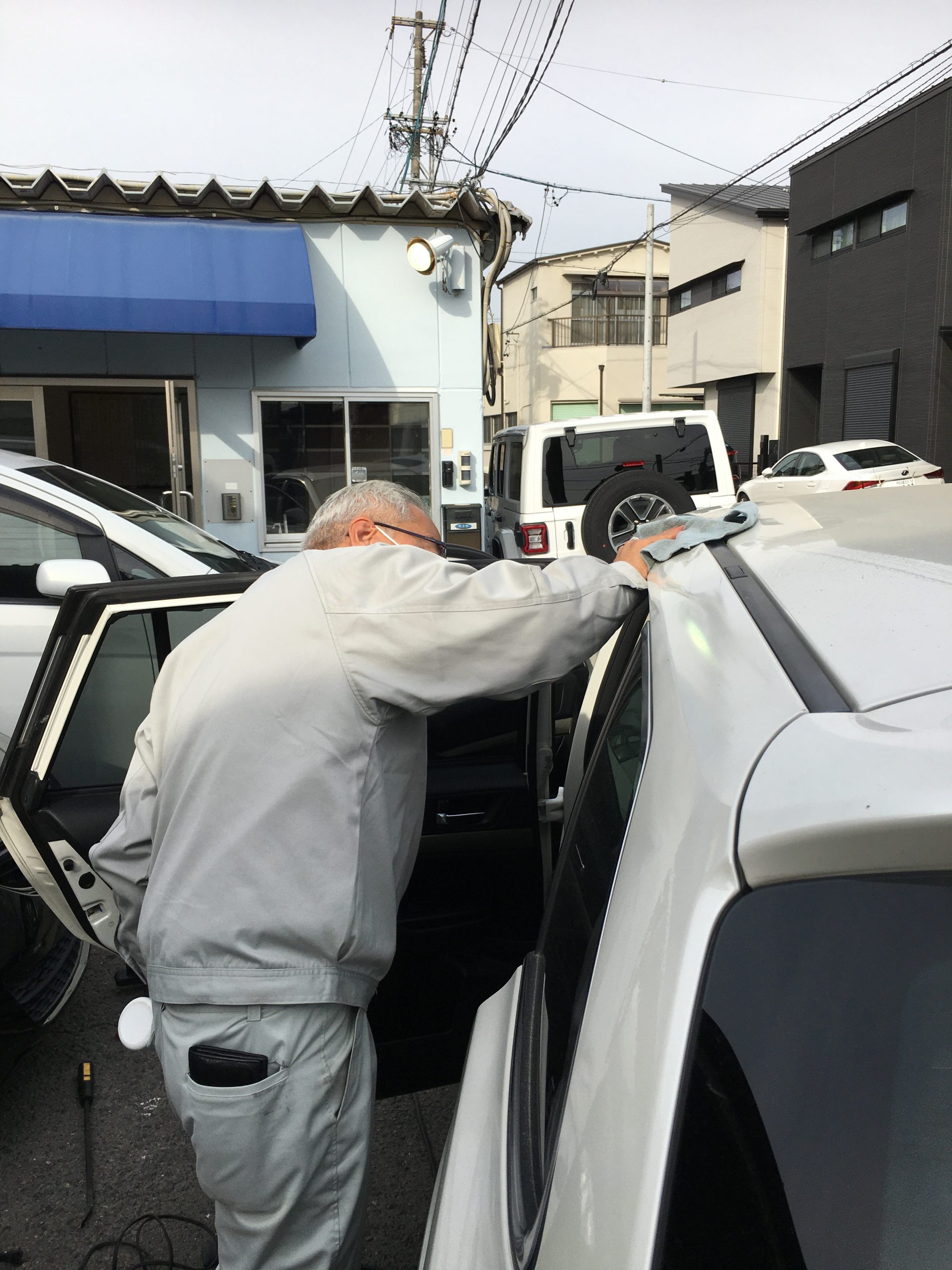 愛知 名古屋 外車 輸入車 自社ローン 中古車 マイカー横綱くん 毎日拭き上げをしております 愛知名古屋自社ローンマイカー横綱くん 輸入車 自社ローンもお任せください 他社でローンが通らない方必見